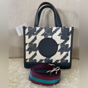NWT Coach Dempsey Field Tote 22 with Houndstooth print and patch.